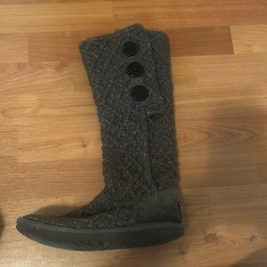 Gently worn, grey knit UGG boots